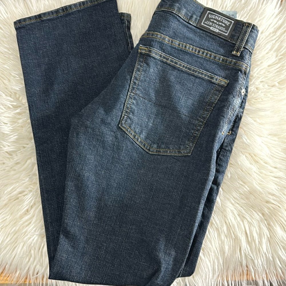 SIGNATRE by LEVI JEANS SIZE 16